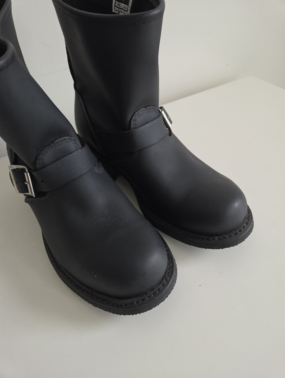 Frye Engineer 8R Boots Black Oiled Leather 77500 Size 8.5 NEW - Picture 9 of 12
